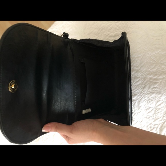 Shoulder bag with beautiful ornament details - Picture 4 of 5